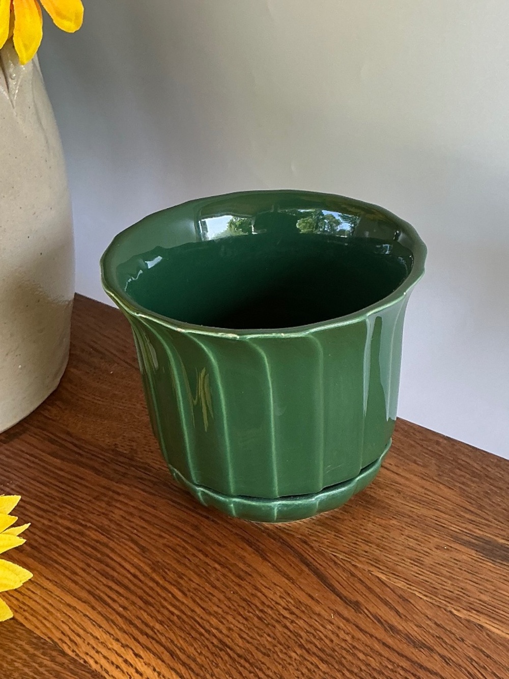 Vintage MCM Green Ribbed Ceramic Planter Flower Pot Attached Saucer - Picture 4 of 16